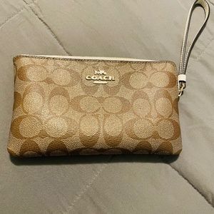 Coach signature zip clutch